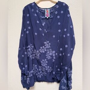 Johnny Was Navy Floral embroidered blouse size”Audrey”
